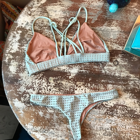 ---SOLD--- TIDEPOOL MESH SET - Picture 2 of 5